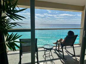Beachfront Penthouse (best location, 3 beds, 2 balconies)